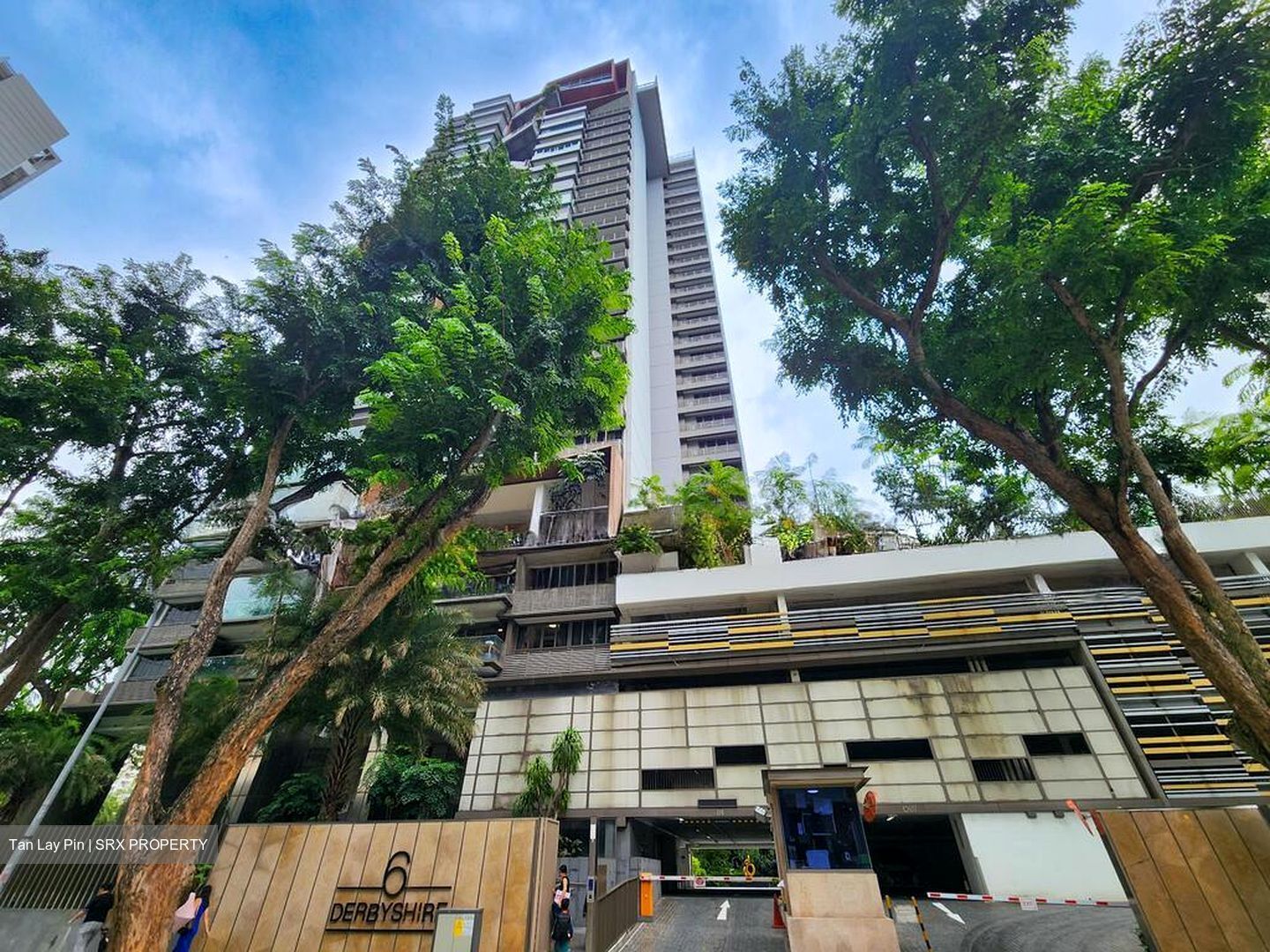 6 Derbyshire (D11), Condominium #501502881